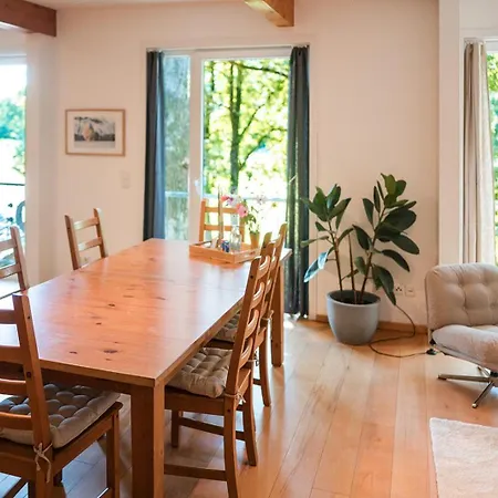 Gelbe Haus *