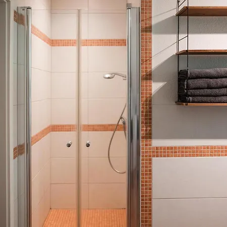 Gelbe Haus Apartament *